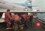 Image USS Coral Sea sud de la mer de Chine du Sud, 1967, de la seconde 40 séquences d'archives historiques vidéo 65675023715