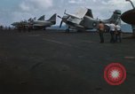 Standbild Aktivitäten an Bord der USS Constellation (CVA-64) während des Vietnam Krieges South China Sea, 1967, aus Sekunde 7 historischem Filmmaterial Videoclip 65675023717