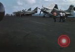 Standbild Aktivitäten an Bord der USS Constellation (CVA-64) während des Vietnam Krieges South China Sea, 1967, aus Sekunde 9 historischem Filmmaterial Videoclip 65675023717