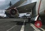 Standbild Aktivitäten an Bord der USS Constellation (CVA-64) während des Vietnam Krieges South China Sea, 1967, aus Sekunde 31 historischem Filmmaterial Videoclip 65675023717