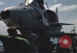 Standbild Aktivitäten an Bord der USS Constellation (CVA-64) während des Vietnam Krieges South China Sea, 1967, aus Sekunde 56 historischem Filmmaterial Videoclip 65675023717