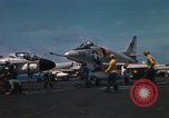 Standbild Kampfflugzeuge eingeleitet von USS Constellation (CVA-64) South China Sea, 1967, aus Sekunde 4 historischem Filmmaterial Videoclip 65675023718