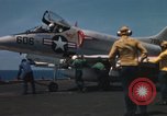 Standbild Kampfflugzeuge eingeleitet von USS Constellation (CVA-64) South China Sea, 1967, aus Sekunde 12 historischem Filmmaterial Videoclip 65675023718