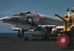 Standbild Kampfflugzeuge eingeleitet von USS Constellation (CVA-64) South China Sea, 1967, aus Sekunde 18 historischem Filmmaterial Videoclip 65675023718