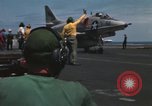Standbild Kampfflugzeuge eingeleitet von USS Constellation (CVA-64) South China Sea, 1967, aus Sekunde 36 historischem Filmmaterial Videoclip 65675023718