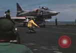 Standbild Kampfflugzeuge eingeleitet von USS Constellation (CVA-64) South China Sea, 1967, aus Sekunde 49 historischem Filmmaterial Videoclip 65675023718