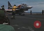 Standbild Kampfflugzeuge eingeleitet von USS Constellation (CVA-64) South China Sea, 1967, aus Sekunde 51 historischem Filmmaterial Videoclip 65675023718