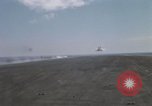 Standbild Kampfflugzeuge eingeleitet von USS Constellation (CVA-64) South China Sea, 1967, aus Sekunde 56 historischem Filmmaterial Videoclip 65675023718