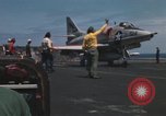 Standbild Kampfflugzeuge eingeleitet von USS Constellation (CVA-64) South China Sea, 1967, aus Sekunde 58 historischem Filmmaterial Videoclip 65675023718