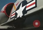 Immagine di Piano capitani tendente a loro aeromobili sulla USS Constellation Sul mare del sud della Cina, 1967, secondo 13 filmato di repertorio 65675023719