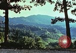 Image huttes en Harlan Harlan Kentucky USA, 1942, de la seconde 17 séquences d'archives historiques vidéo 65675023722