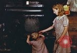 Standbild Koch Stove in Harlan Harlan Kentucky USA, 1942, aus Sekunde 3 historischem Filmmaterial Videoclip 65675023723