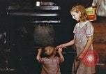 Standbild Koch Stove in Harlan Harlan Kentucky USA, 1942, aus Sekunde 5 historischem Filmmaterial Videoclip 65675023723