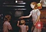 Standbild Koch Stove in Harlan Harlan Kentucky USA, 1942, aus Sekunde 7 historischem Filmmaterial Videoclip 65675023723