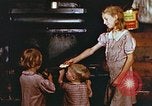 Standbild Koch Stove in Harlan Harlan Kentucky USA, 1942, aus Sekunde 8 historischem Filmmaterial Videoclip 65675023723