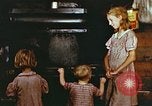 Standbild Koch Stove in Harlan Harlan Kentucky USA, 1942, aus Sekunde 14 historischem Filmmaterial Videoclip 65675023723