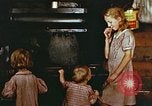 Standbild Koch Stove in Harlan Harlan Kentucky USA, 1942, aus Sekunde 18 historischem Filmmaterial Videoclip 65675023723