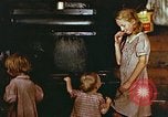 Standbild Koch Stove in Harlan Harlan Kentucky USA, 1942, aus Sekunde 19 historischem Filmmaterial Videoclip 65675023723