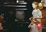 Standbild Koch Stove in Harlan Harlan Kentucky USA, 1942, aus Sekunde 26 historischem Filmmaterial Videoclip 65675023723