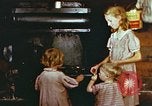 Standbild Koch Stove in Harlan Harlan Kentucky USA, 1942, aus Sekunde 27 historischem Filmmaterial Videoclip 65675023723