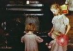 Standbild Koch Stove in Harlan Harlan Kentucky USA, 1942, aus Sekunde 30 historischem Filmmaterial Videoclip 65675023723