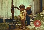 Standbild der Handpumpe Harlan Kentucky USA, 1942, aus Sekunde 50 historischem Filmmaterial Videoclip 65675023724