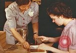 Standbild erwachsenen Handwerk Klasse Harlan Kentucky USA, 1942, aus Sekunde 17 historischem Filmmaterial Videoclip 65675023731