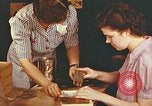 Standbild erwachsenen Handwerk Klasse Harlan Kentucky USA, 1942, aus Sekunde 18 historischem Filmmaterial Videoclip 65675023731