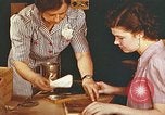 Standbild erwachsenen Handwerk Klasse Harlan Kentucky USA, 1942, aus Sekunde 20 historischem Filmmaterial Videoclip 65675023731