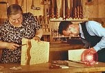 Standbild aus Holz Kunst Harlan Kentucky USA, 1942, aus Sekunde 8 historischem Filmmaterial Videoclip 65675023732