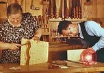 Standbild aus Holz Kunst Harlan Kentucky USA, 1942, aus Sekunde 10 historischem Filmmaterial Videoclip 65675023732