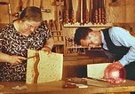 Standbild aus Holz Kunst Harlan Kentucky USA, 1942, aus Sekunde 12 historischem Filmmaterial Videoclip 65675023732