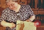 Standbild aus Holz Kunst Harlan Kentucky USA, 1942, aus Sekunde 17 historischem Filmmaterial Videoclip 65675023732
