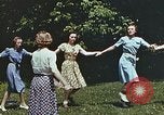 Immagine di Donne che danzano Harlan Kentucky USA, 1942, secondo 15 filmato di repertorio 65675023733