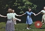 Immagine di Donne che danzano Harlan Kentucky USA, 1942, secondo 17 filmato di repertorio 65675023733