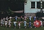 Immagine di Donne che danzano Harlan Kentucky USA, 1942, secondo 28 filmato di repertorio 65675023733