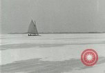 Image ice bateaux Lake George New York USA, 1916, de la seconde 7 séquences d'archives historiques vidéo 65675023766