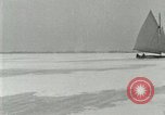 Image ice bateaux Lake George New York USA, 1916, de la seconde 10 séquences d'archives historiques vidéo 65675023766