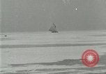 Image ice bateaux Lake George New York USA, 1916, de la seconde 15 séquences d'archives historiques vidéo 65675023766