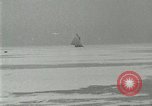 Image ice bateaux Lake George New York USA, 1916, de la seconde 16 séquences d'archives historiques vidéo 65675023766