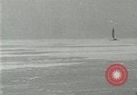 Image ice bateaux Lake George New York USA, 1916, de la seconde 25 séquences d'archives historiques vidéo 65675023766