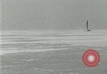 Image ice bateaux Lake George New York USA, 1916, de la seconde 26 séquences d'archives historiques vidéo 65675023766