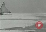 Image ice bateaux Lake George New York USA, 1916, de la seconde 32 séquences d'archives historiques vidéo 65675023766