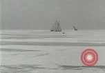 Image ice bateaux Lake George New York USA, 1916, de la seconde 33 séquences d'archives historiques vidéo 65675023766