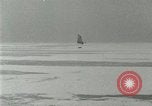 Image ice bateaux Lake George New York USA, 1916, de la seconde 39 séquences d'archives historiques vidéo 65675023766