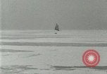 Image ice bateaux Lake George New York USA, 1916, de la seconde 40 séquences d'archives historiques vidéo 65675023766