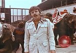 Standbild Ringling Brothers Barnum Bailey Zirkus einrichten United States USA, 1977, aus Sekunde 34 historischem Filmmaterial Videoclip 65675023770