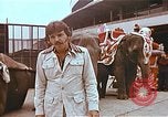 Standbild Ringling Brothers Barnum Bailey Zirkus einrichten United States USA, 1977, aus Sekunde 36 historischem Filmmaterial Videoclip 65675023770