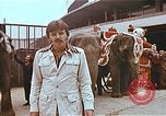 Standbild Ringling Brothers Barnum Bailey Zirkus einrichten United States USA, 1977, aus Sekunde 41 historischem Filmmaterial Videoclip 65675023770