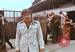 Standbild Ringling Brothers Barnum Bailey Zirkus einrichten United States USA, 1977, aus Sekunde 43 historischem Filmmaterial Videoclip 65675023770